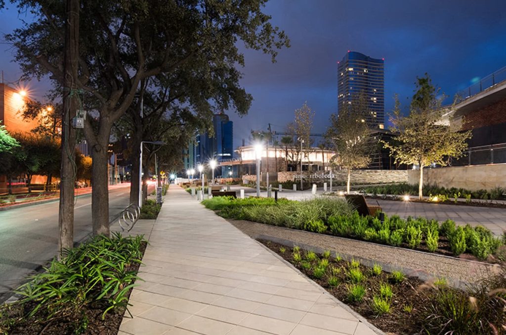 Nighttime side view photo of walkway at Distrito Valle del Campestre